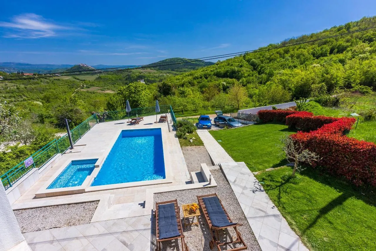 Villa Ana Motovun 0*,